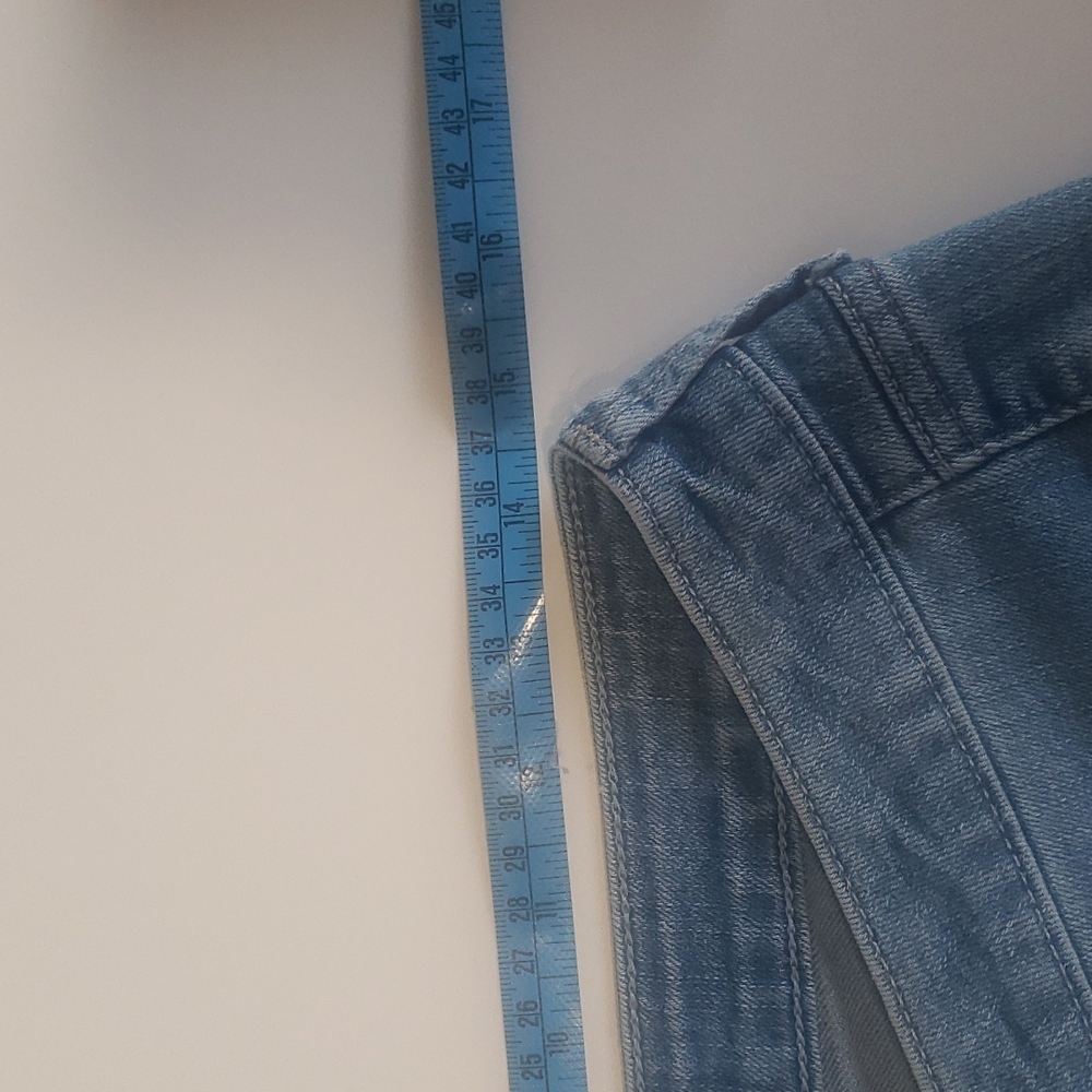 Lee Capri - Picture 5 of 6